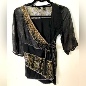 BKE black/gold top Medium